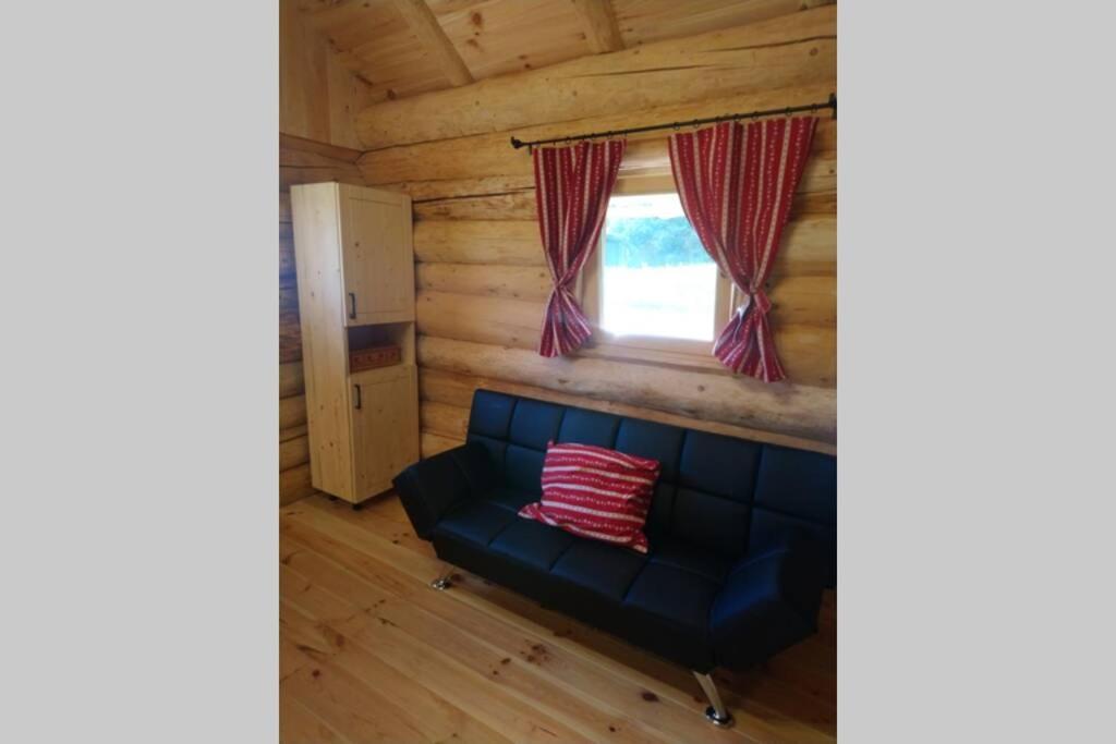 Hut At The Forest Male Brusnice Exterior foto