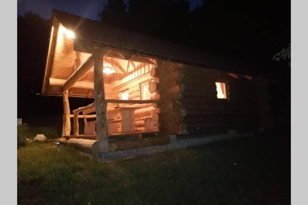 Hut At The Forest Male Brusnice Exterior foto